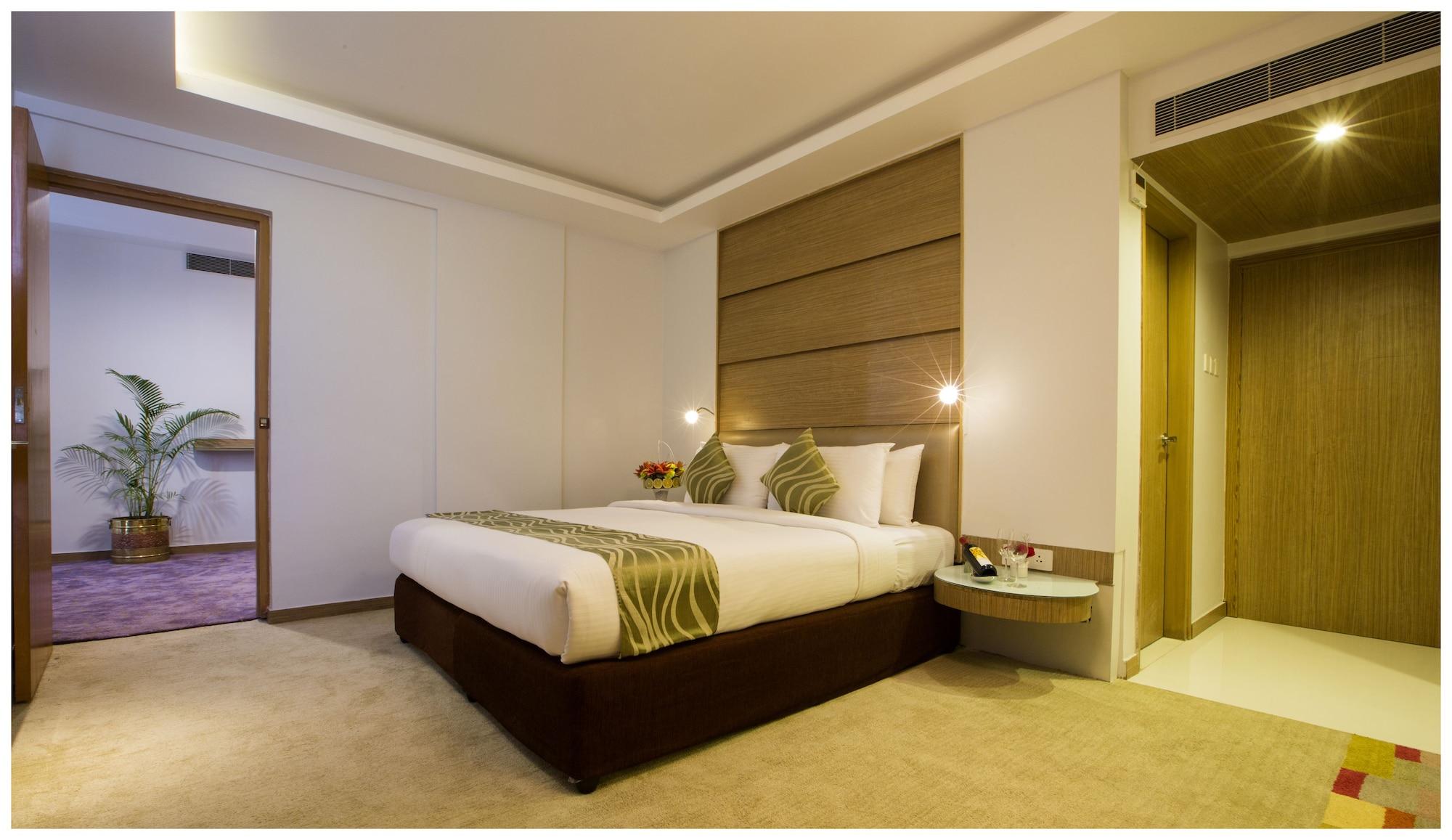 Tulip Inn Bangalore Bagian luar foto