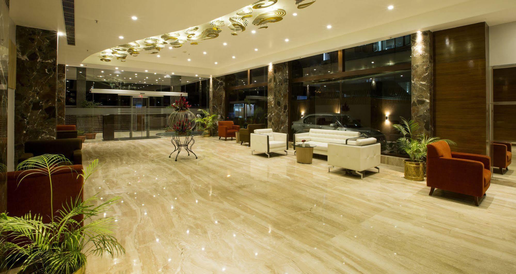 Tulip Inn Bangalore Bagian luar foto